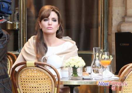 Анджелина Джоли выиграла дело в суде Анджелина Джоли выиграла дело в суде