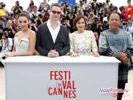 Райан Гослинг не приехал на презентацию фильма Рефна – «Только Бог простит» Райан Гослинг не приехал на презентацию фильма Рефна – «Только Бог простит»