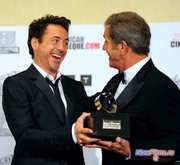 Роберт Дауни младший сыграет Железного Человека, только если режиссёром будет Мел Гибсон Роберт Дауни младший сыграет Железного Человека, только если режиссёром будет Мел Гибсон