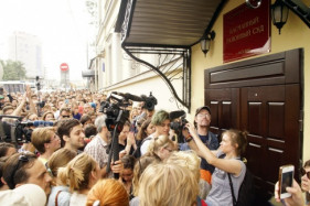 Режиссёра фильма о Викторе Цое обвинили в краже миллионов рублей Режиссёра фильма о Викторе Цое обвинили в краже миллионов рублей