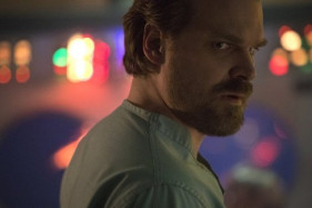 Третий сезон «Очень странных дел» будет частично основан на комедии 1980-х «Флетч» Третий сезон «Очень странных дел» будет частично основан на комедии 1980-х «Флетч»