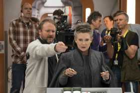 Райан Джонсон прокомментировал работу над новой трилогией «Звездных войн» Райан Джонсон прокомментировал работу над новой трилогией «Звездных войн»