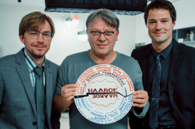 Александр Петров и Данила Козловски сыграют главные роли в сериале «Надвое» Александр Петров и Данила Козловски сыграют главные роли в сериале «Надвое»