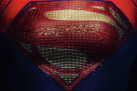 Режиссёр фильма  «Флэш» показал одежду Супергёрл Режиссёр фильма  «Флэш» показал одежду Супергёрл